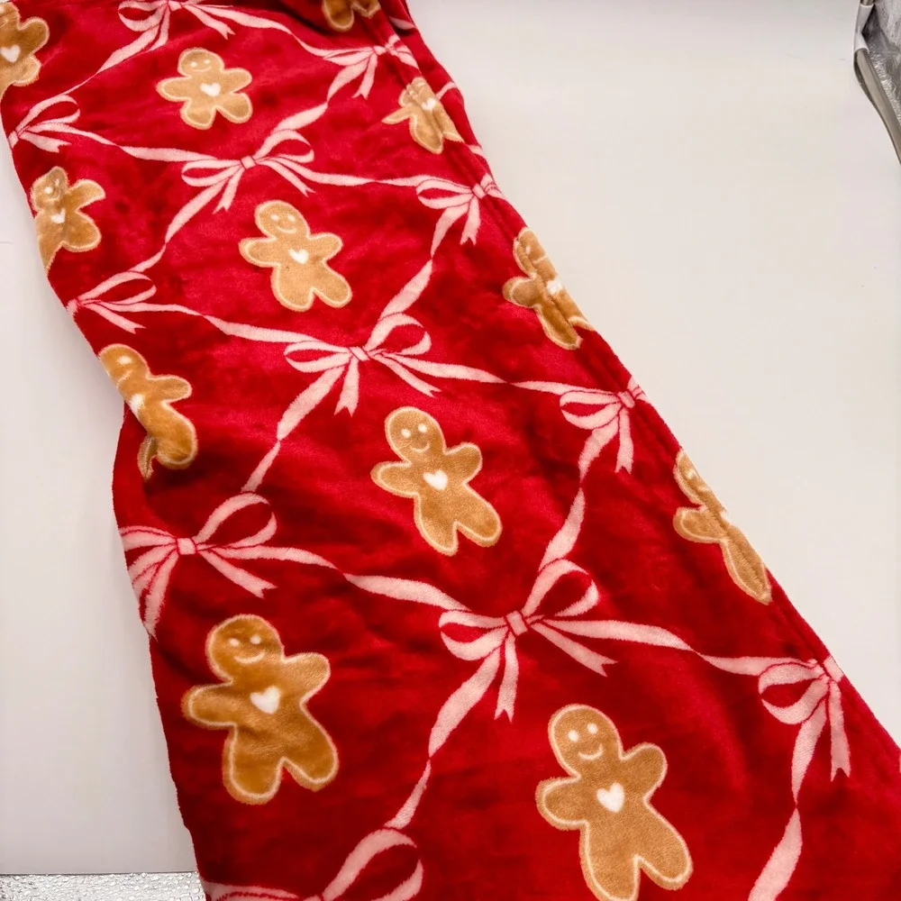Betsey Johnson Gingerbread Man Pink Bow Red Ultra Plush Throw Christmas Blanket